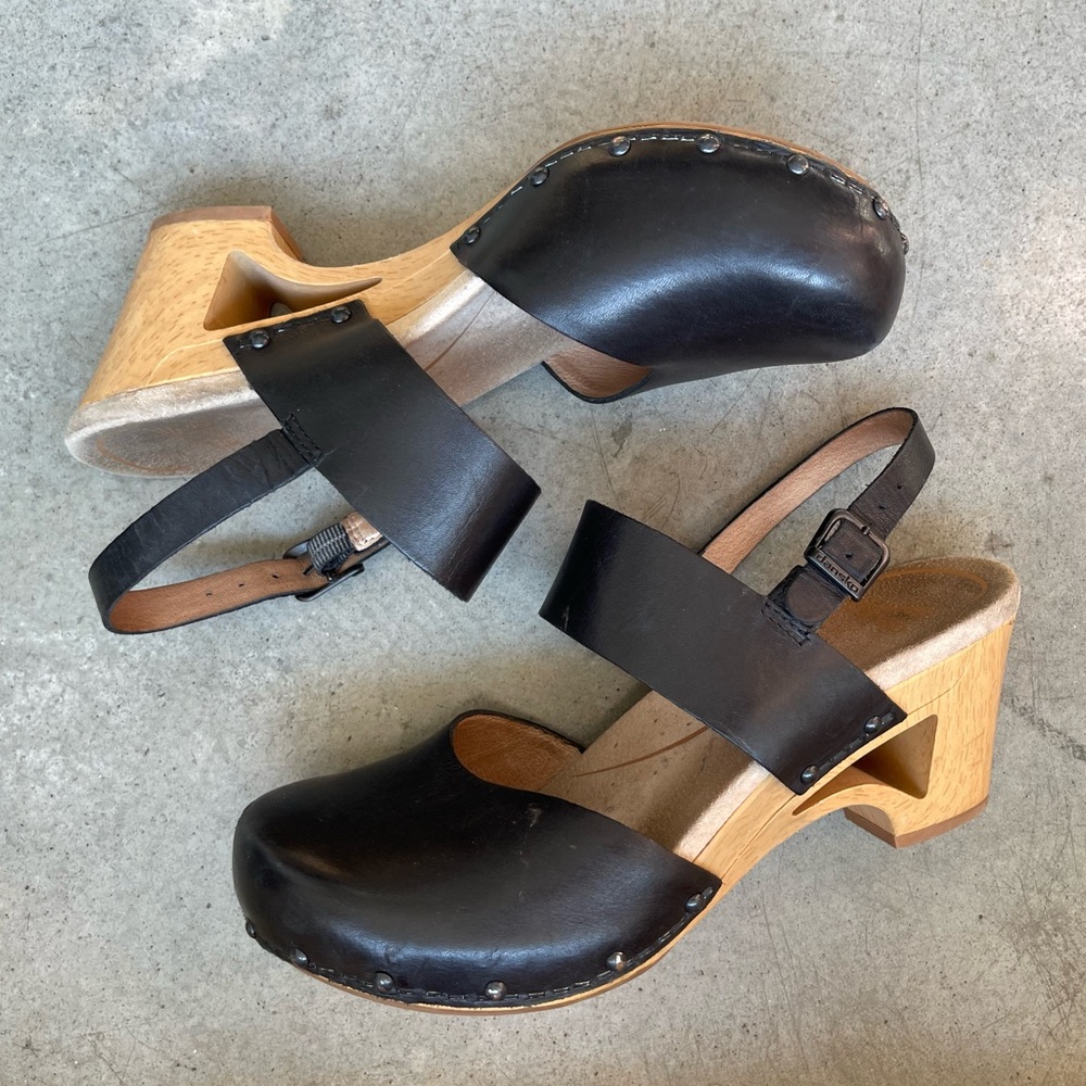 Dankso Thea Sling Back Black Studded Clog Women’s 39